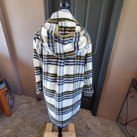 shacket - Picture 11 of 12